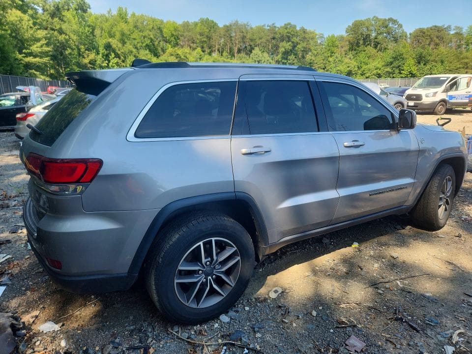 2020 JEEP GRAND CHEROKEE LAREDO 3