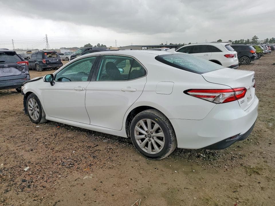 2020 TOYOTA CAMRY LE 2