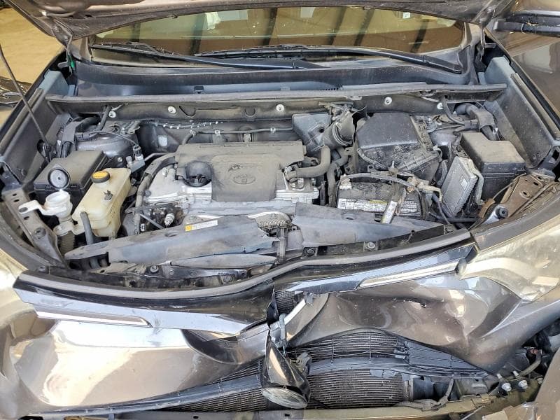 2017 TOYOTA RAV4 XLE 11