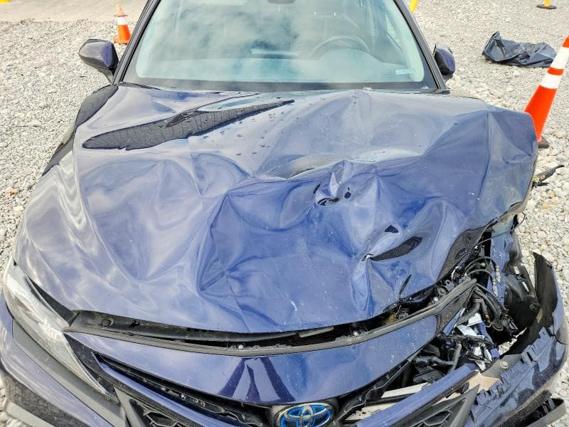 2022 TOYOTA CAMRY HYBRID SE 11