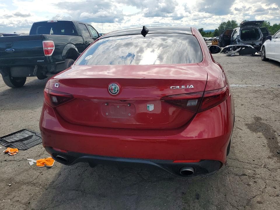 2018 ALFA ROMEO GIULIA TI Q4 6