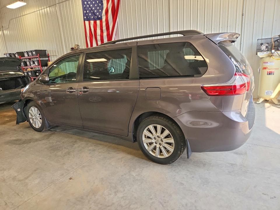 2017 TOYOTA SIENNA XLE PREMIUM 7-PASSENGER 2