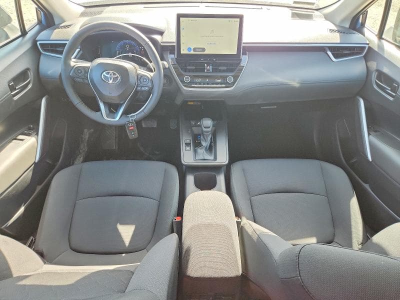 2026 TOYOTA COROLLA CROSS LE 8
