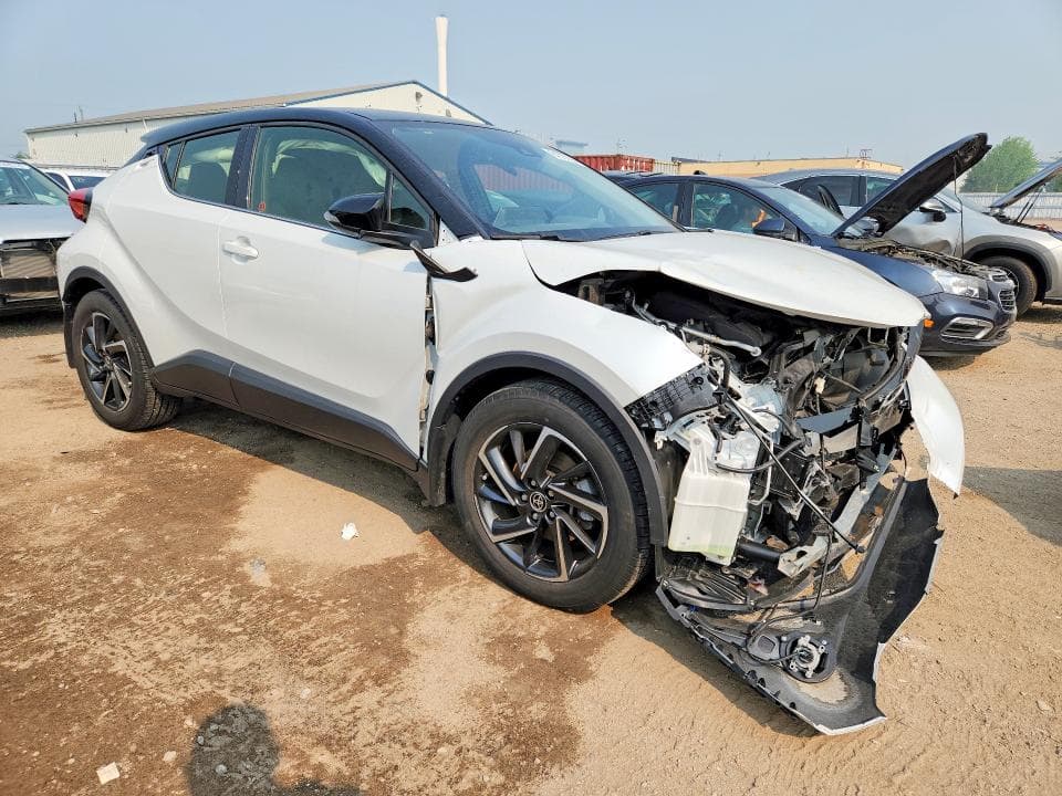 2022 TOYOTA C-HR XLE 4
