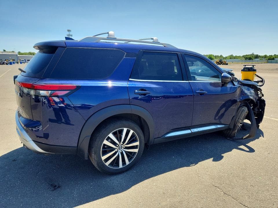 2024 NISSAN PATHFINDER PLATINUM 3