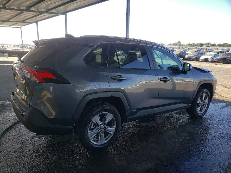 2025 TOYOTA RAV4 HYBRID XLE 3