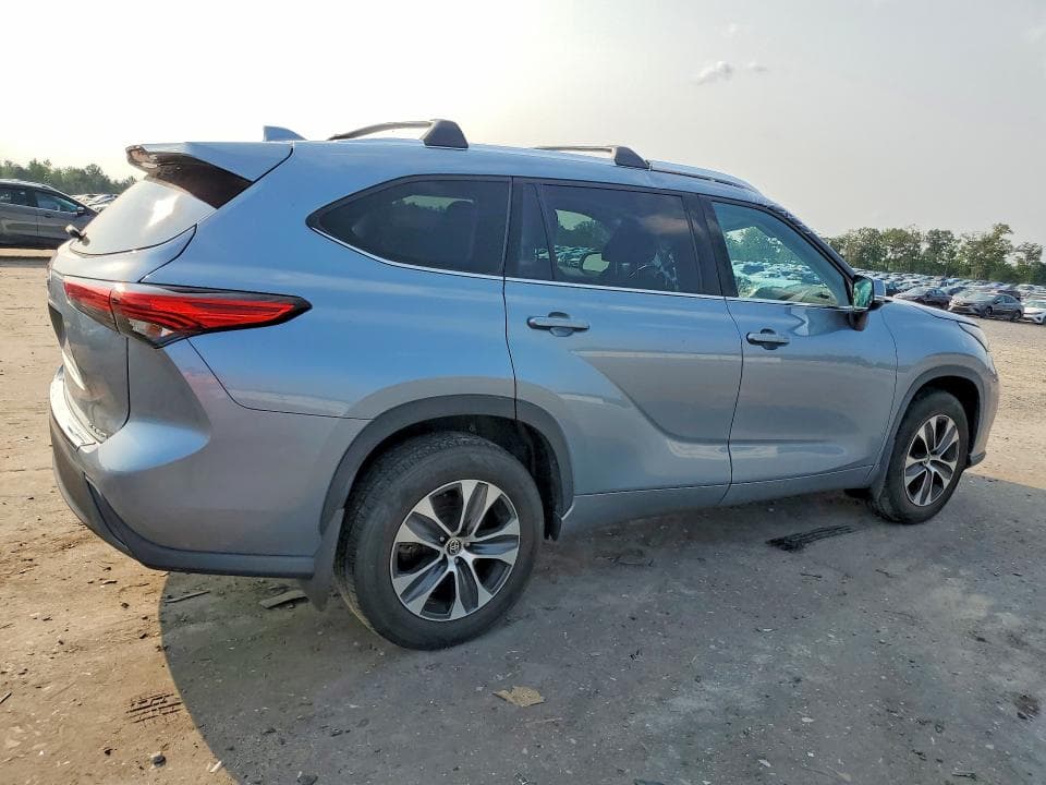 2020 TOYOTA HIGHLANDER XLE 3
