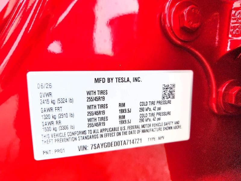 2026 TESLA MODEL Y 12