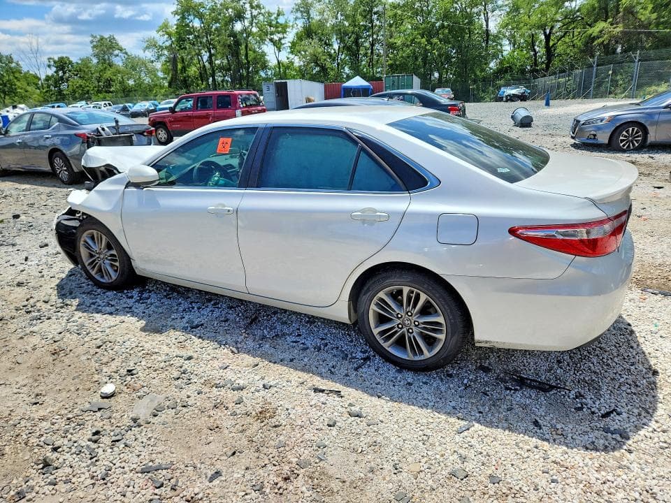 2017 TOYOTA CAMRY SE 2