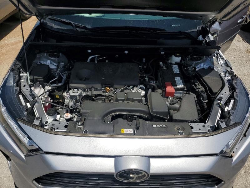 2025 TOYOTA RAV4 XLE 12