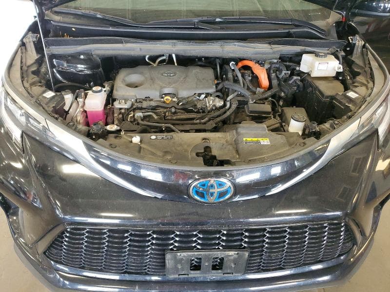 2024 TOYOTA SIENNA XSE 12