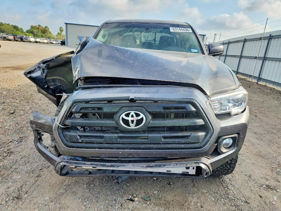 2017 TOYOTA TACOMA SR 5
