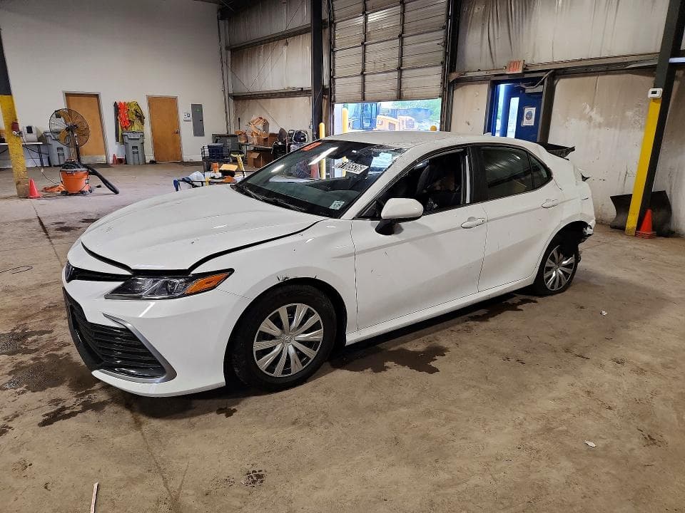 2024 TOYOTA CAMRY LE - 1