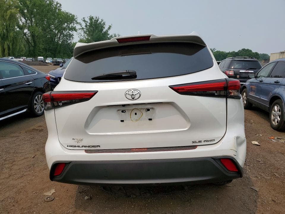 2022 TOYOTA HIGHLANDER XLE 6