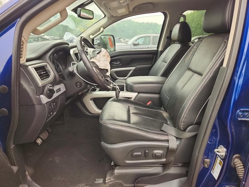 2019 NISSAN TITAN PRO-4X 7