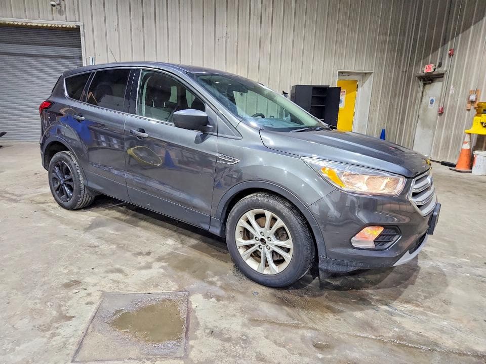 2019 FORD ESCAPE SE 4