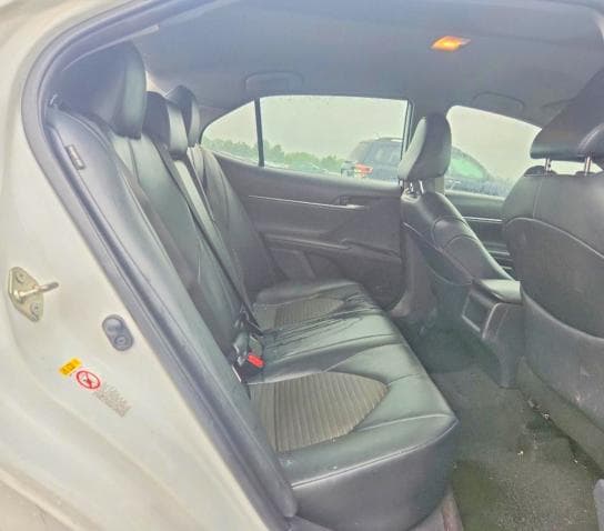 2019 TOYOTA CAMRY SE 10