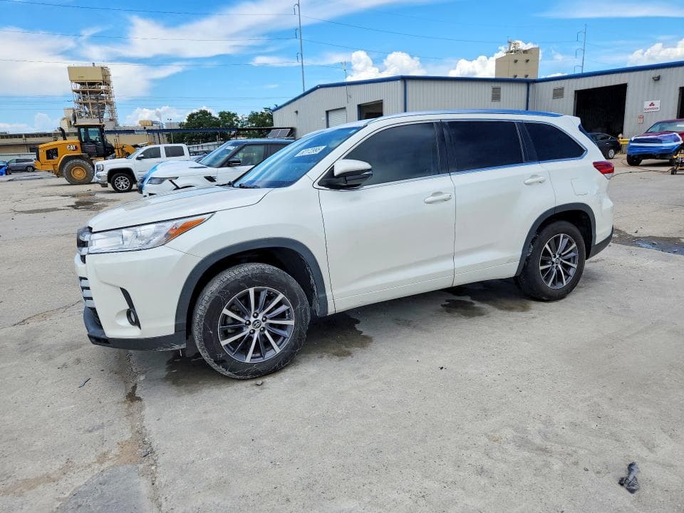 2017 TOYOTA HIGHLANDER XLE