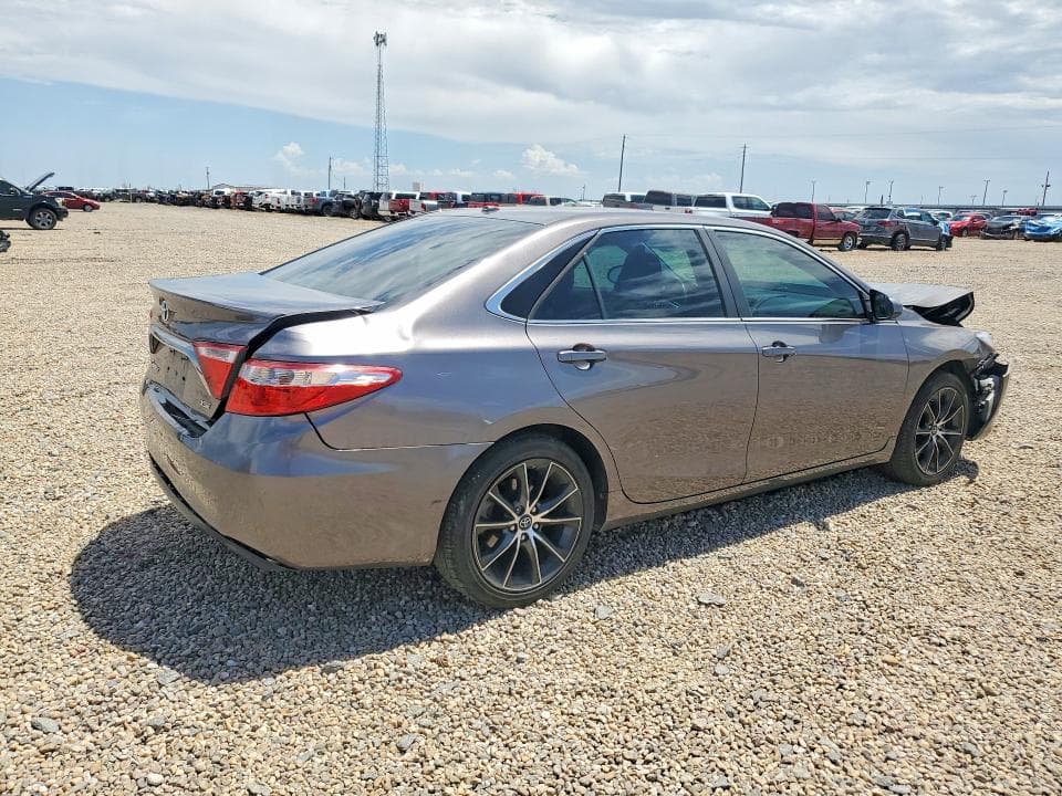 2017 TOYOTA CAMRY XSE 3