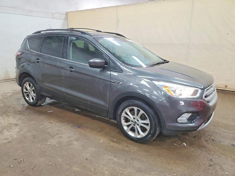 2017 FORD ESCAPE SE 4