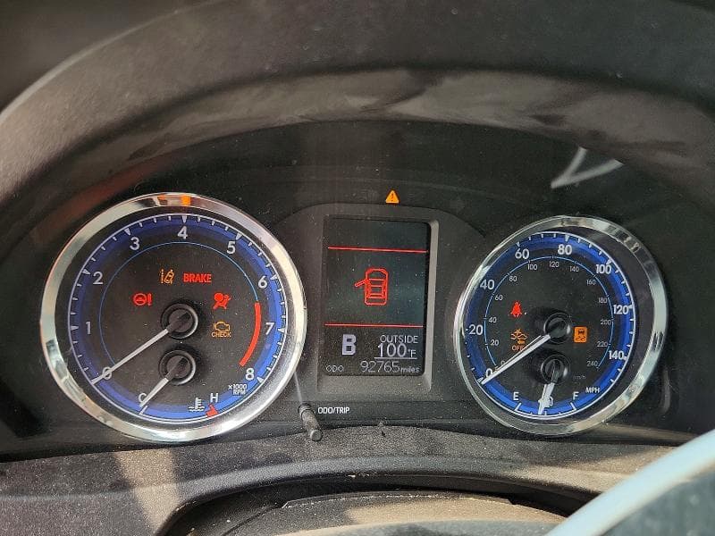 2019 TOYOTA COROLLA L 9