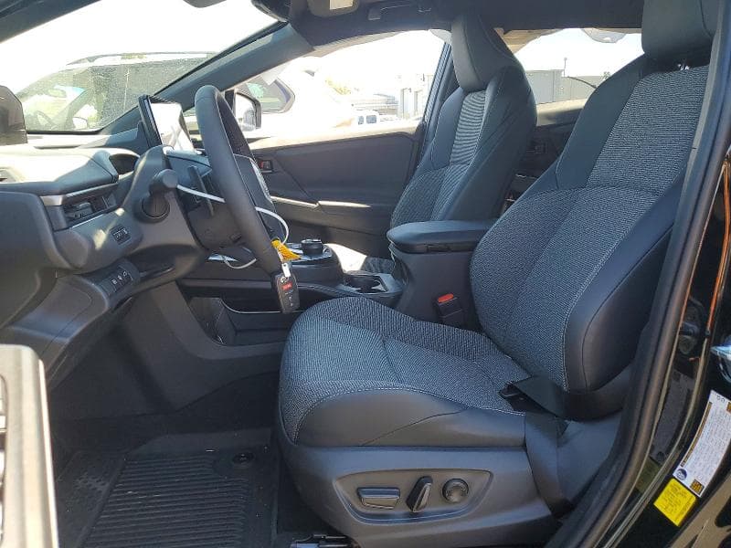 2026 TOYOTA BZ XLE PLUS 7