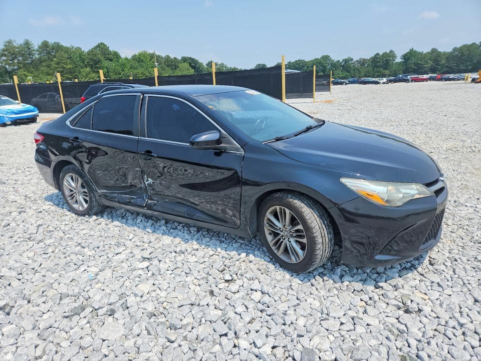 2017 TOYOTA CAMRY SE 4