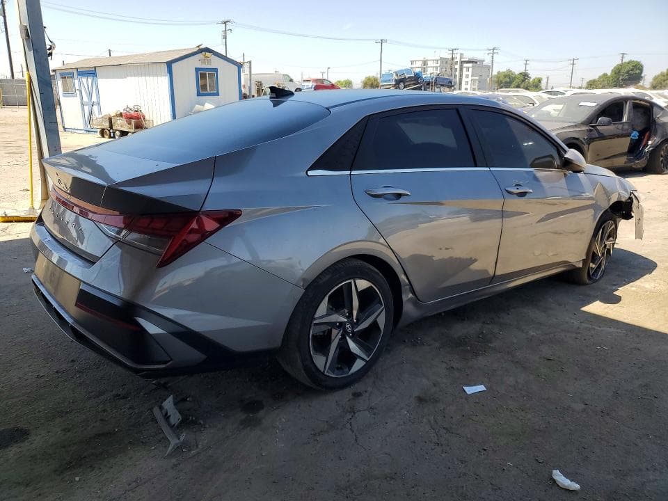 2025 HYUNDAI ELANTRA SEL 3