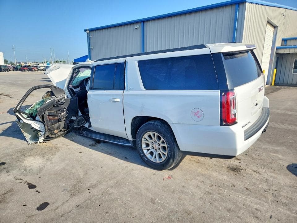 2017 GMC YUKON XL K1500 SLT 2