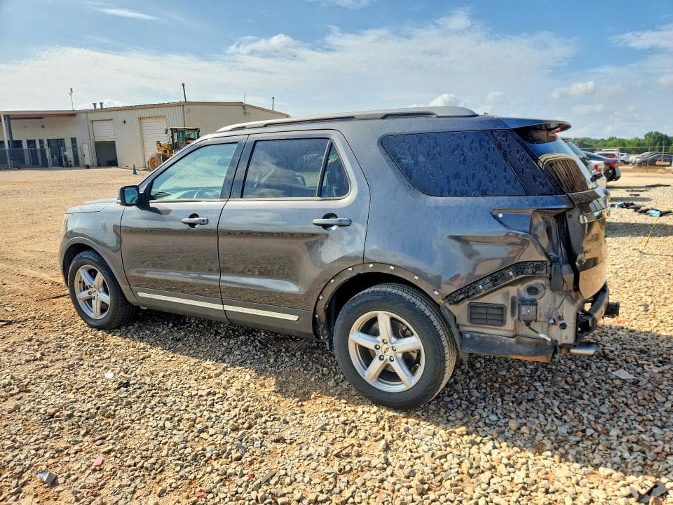 2019 FORD EXPLORER XLT 2