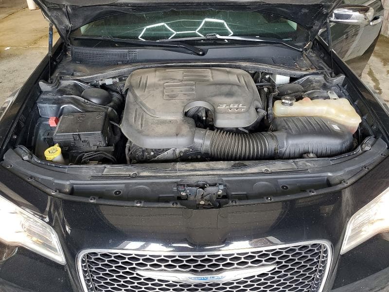 2017 CHRYSLER 300C 11