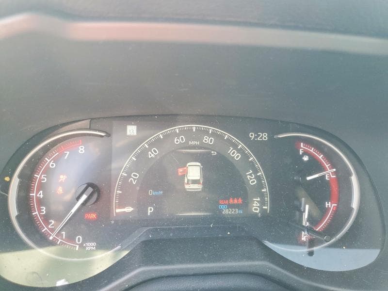 2025 TOYOTA RAV4 XLE 9