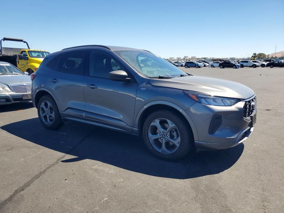 2023 FORD ESCAPE ST LINE 4