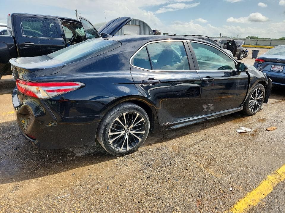 2019 TOYOTA CAMRY SE 3