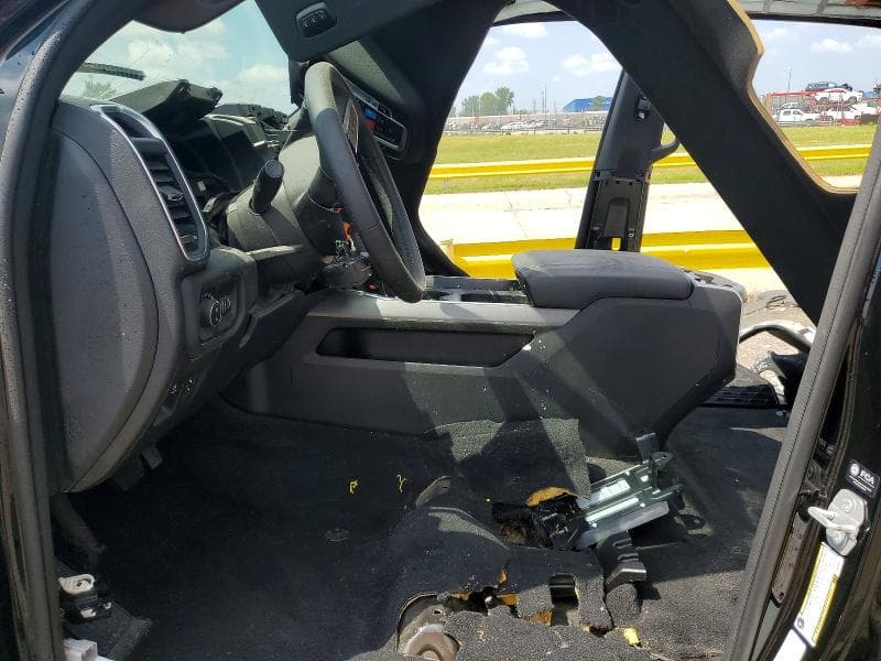2025 RAM 1500 BIG HORN 7