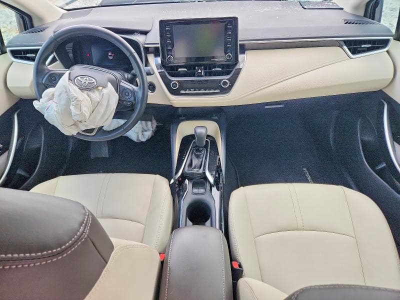 2020 TOYOTA COROLLA XLE 8