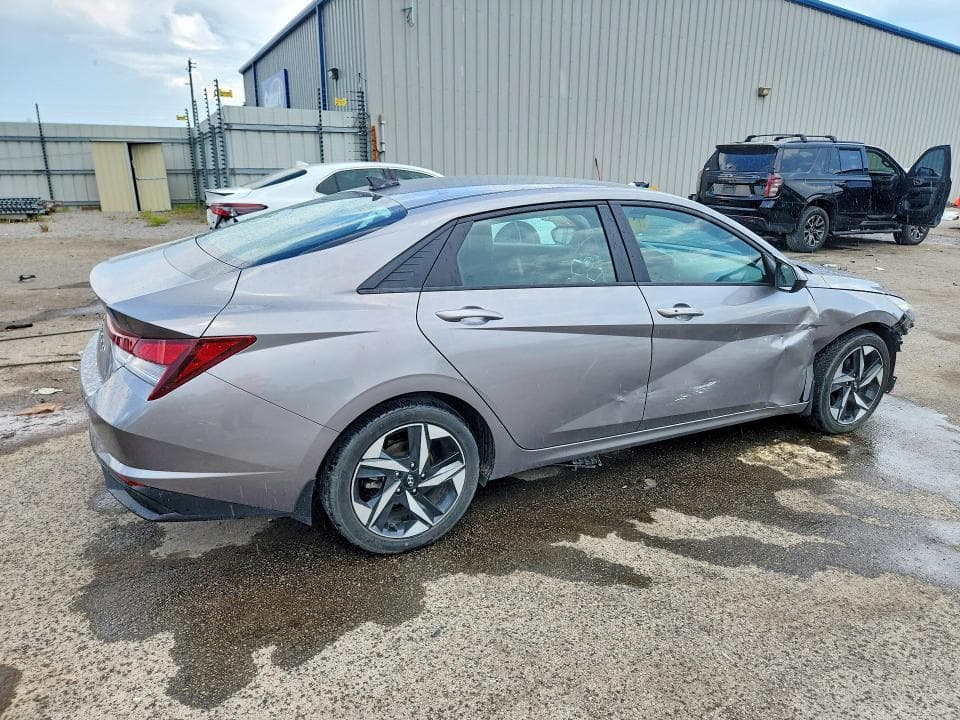 2023 HYUNDAI ELANTRA SEL 3