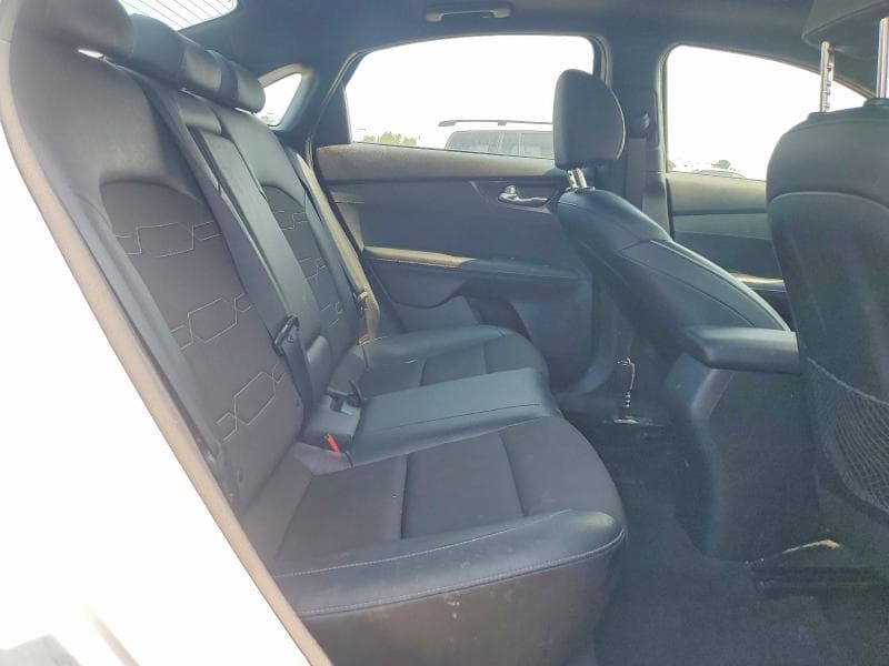 2023 KIA FORTE GT LINE 10