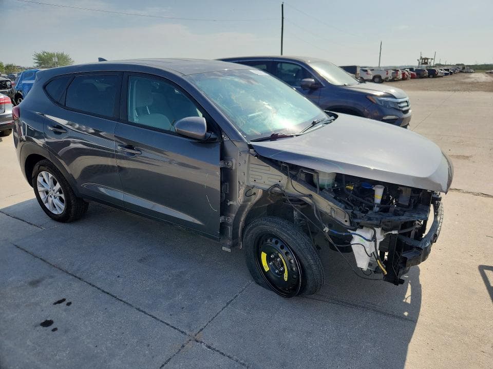 2020 HYUNDAI TUCSON SE 4