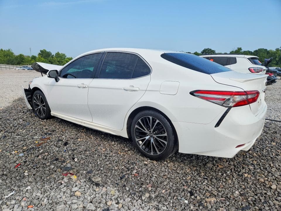 2018 TOYOTA CAMRY SE 2