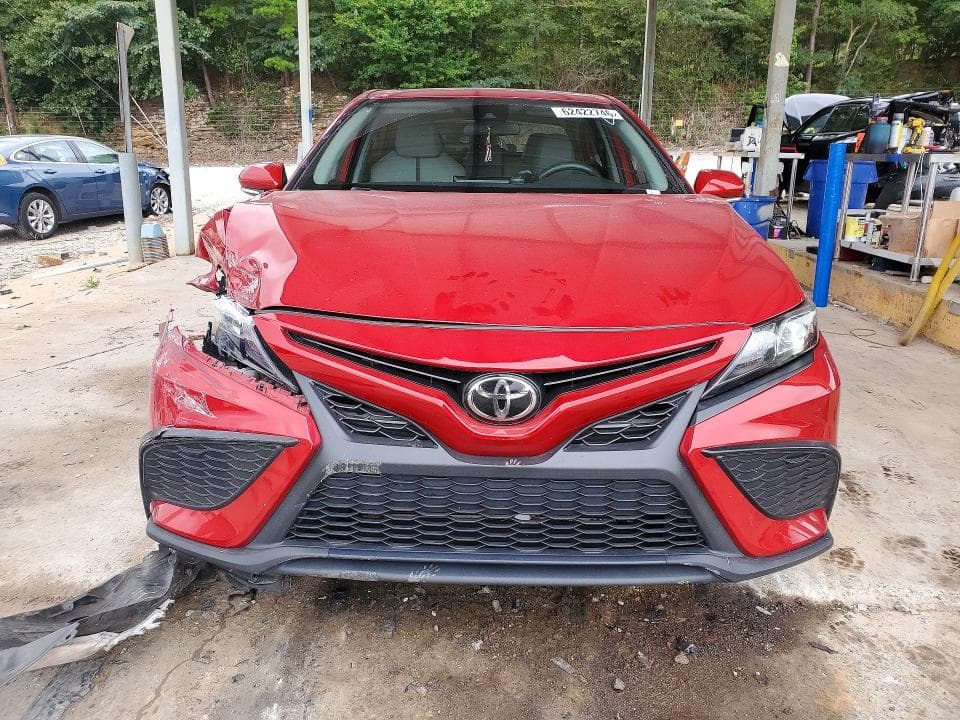 2021 TOYOTA CAMRY SE 5