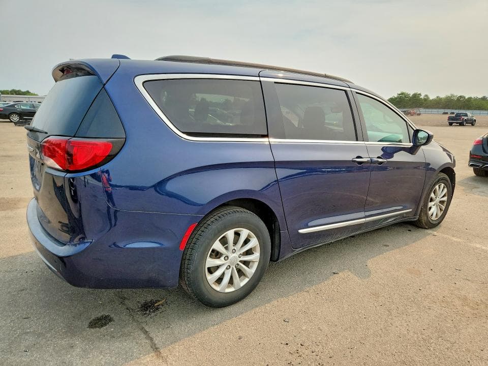 2017 CHRYSLER PACIFICA TOURING L 3