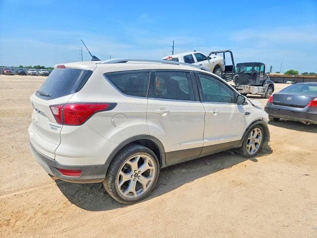 2019 FORD ESCAPE TITANIUM 3