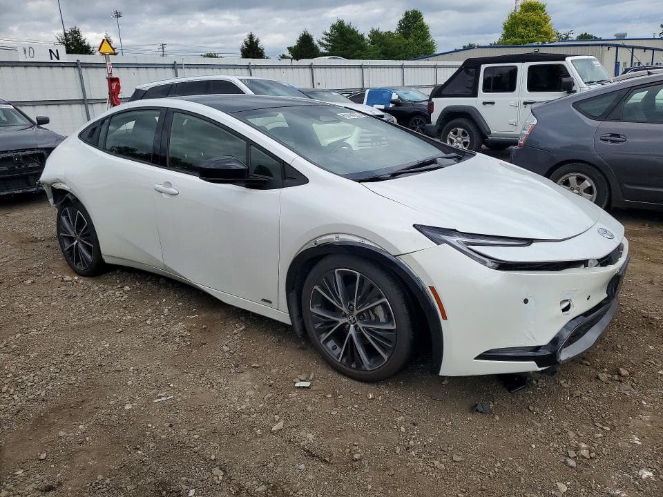 2023 TOYOTA PRIUS XLE 4