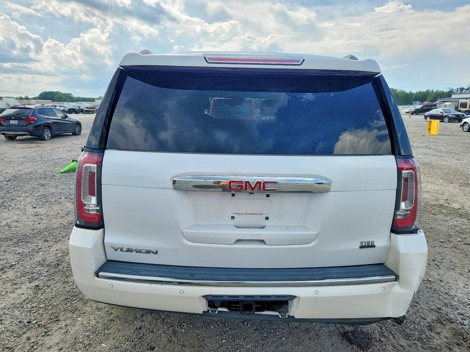 2017 GMC YUKON DENALI 6