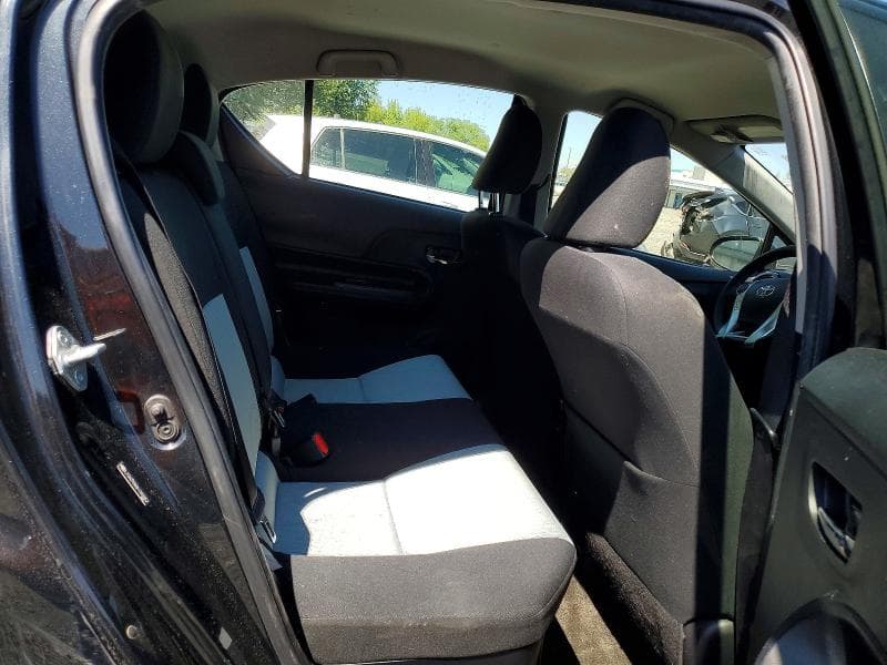 2017 TOYOTA PRIUS C TWO 11