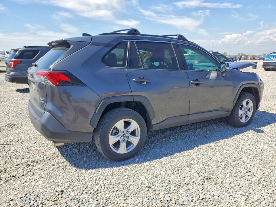2019 TOYOTA RAV4 XLE 3