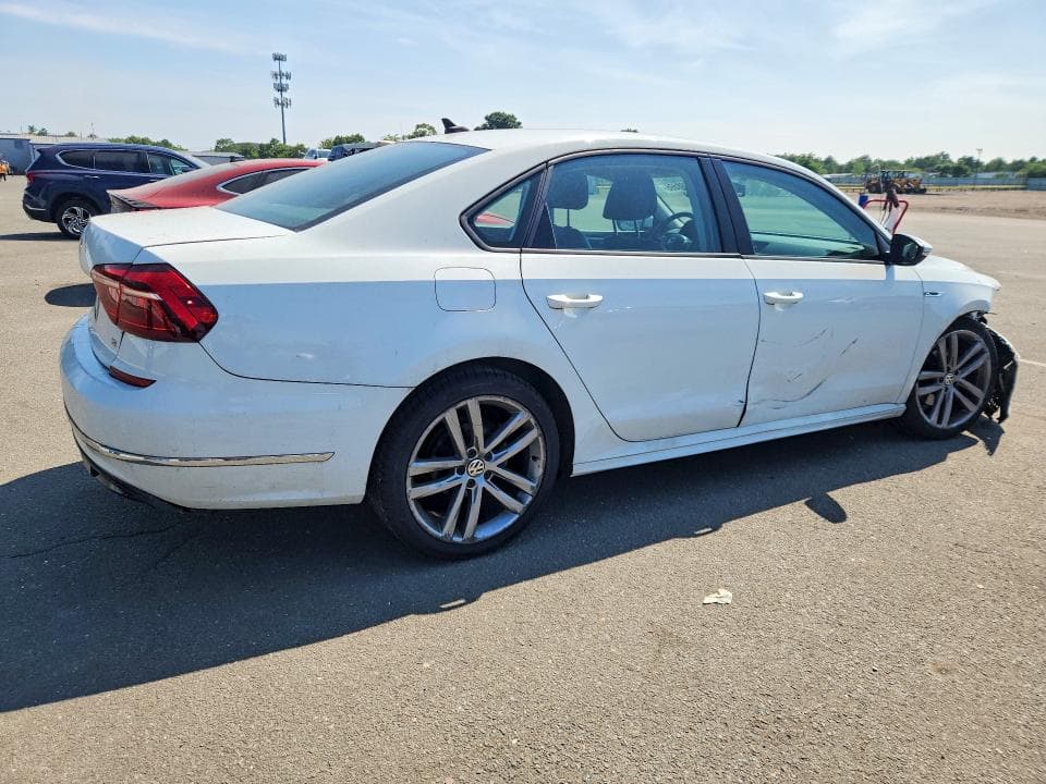 2018 VOLKSWAGEN PASSAT S 3