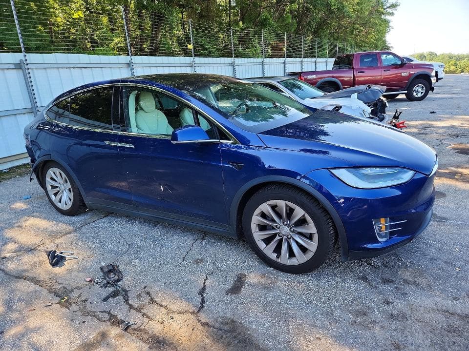 2017 TESLA MODEL X 4