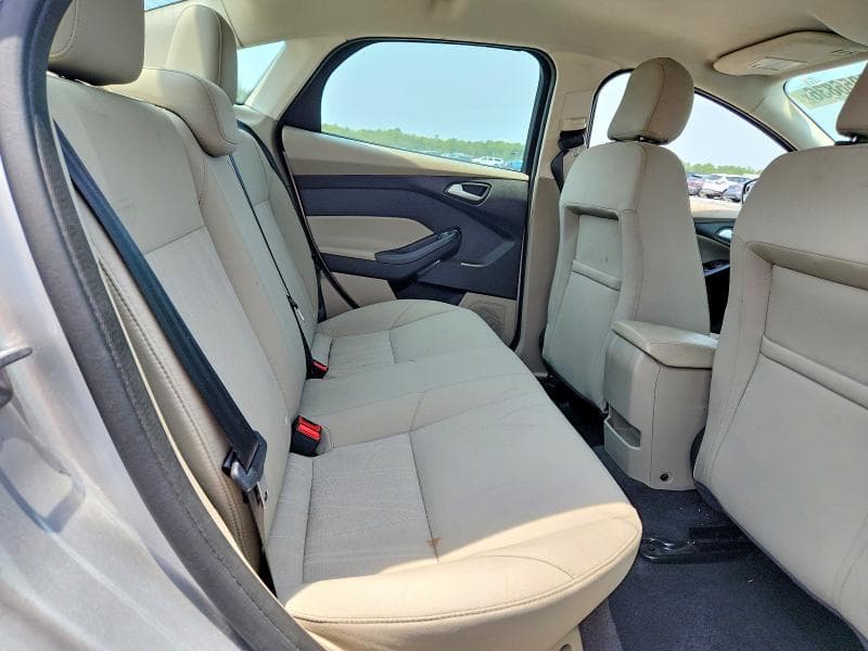 2017 FORD FOCUS SE 10